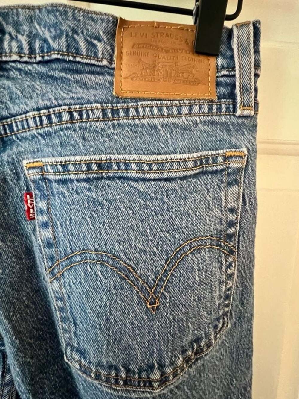 Levi's Premium Wedgie Straight Leg Jeans 27 In Middle Man Wash